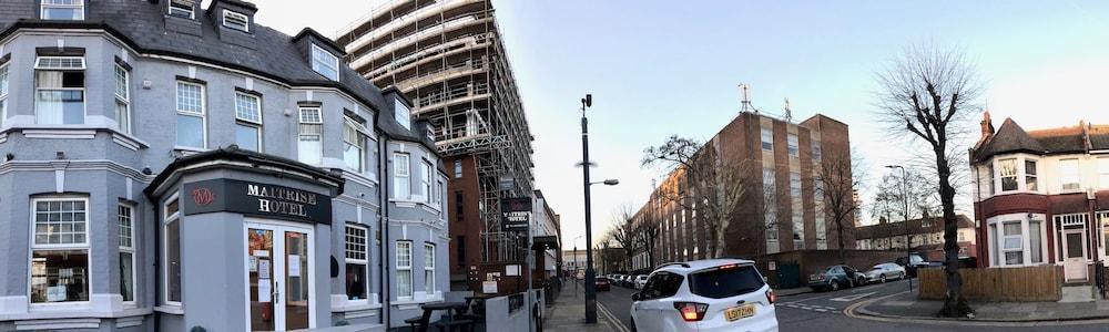 Maitrise Hotel Wembley - London Екстер'єр фото