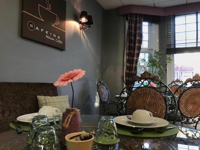 Maitrise Hotel Wembley - London Екстер'єр фото